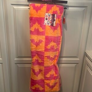 2024 Viral Pink and Orange Halloween Bat Throw